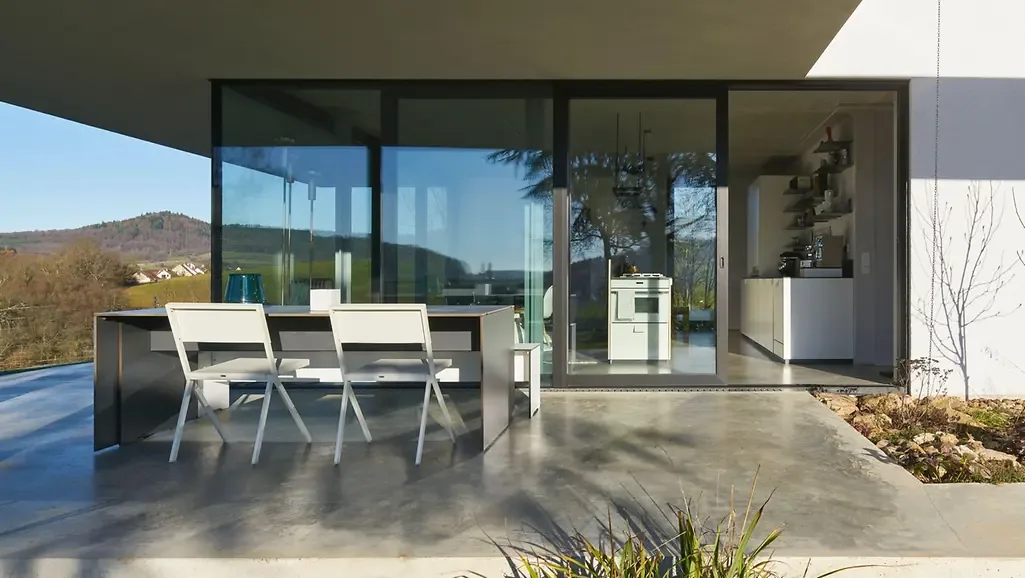 Schüco Aluminium-Schiebeanlage mit Glas-Ecke